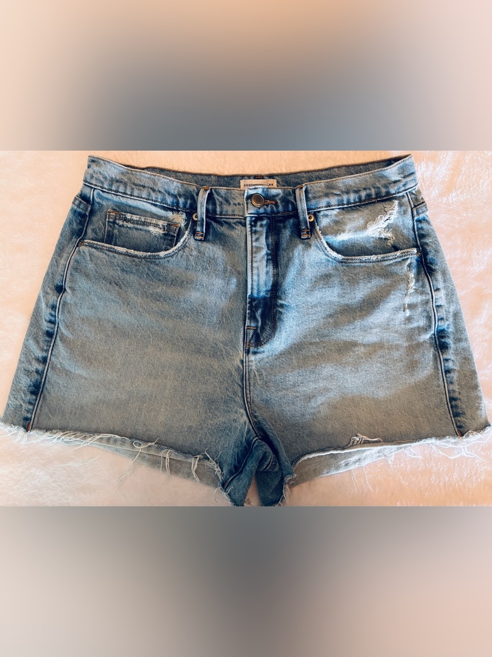 Good American High Rise Distressed Denim Shorts Women’s Size 6/28 Raw Hem